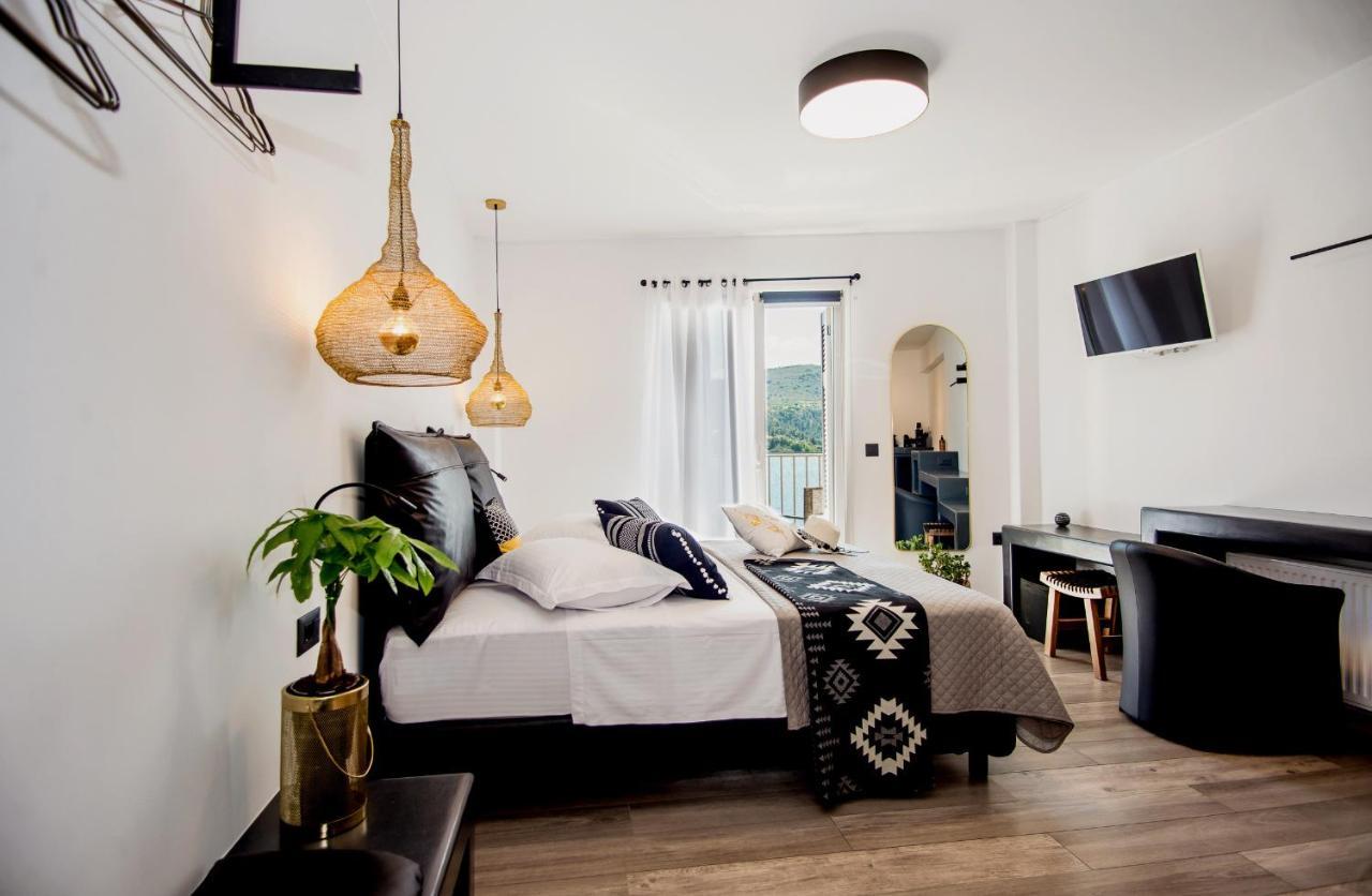 A & B Minimal Suite Ιι With Sea View In Argostoli Luaran gambar