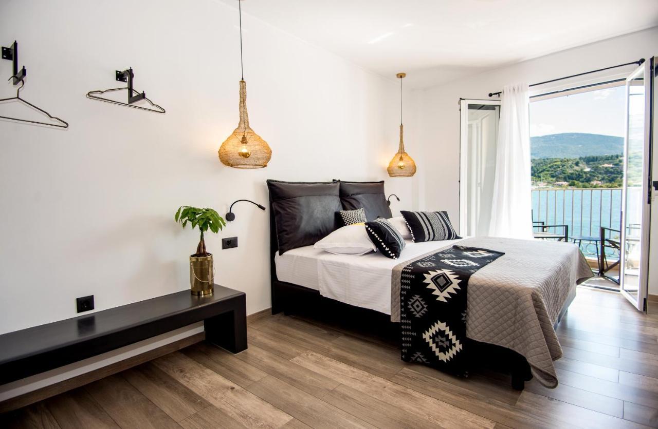 A & B Minimal Suite Ιι With Sea View In Argostoli Luaran gambar