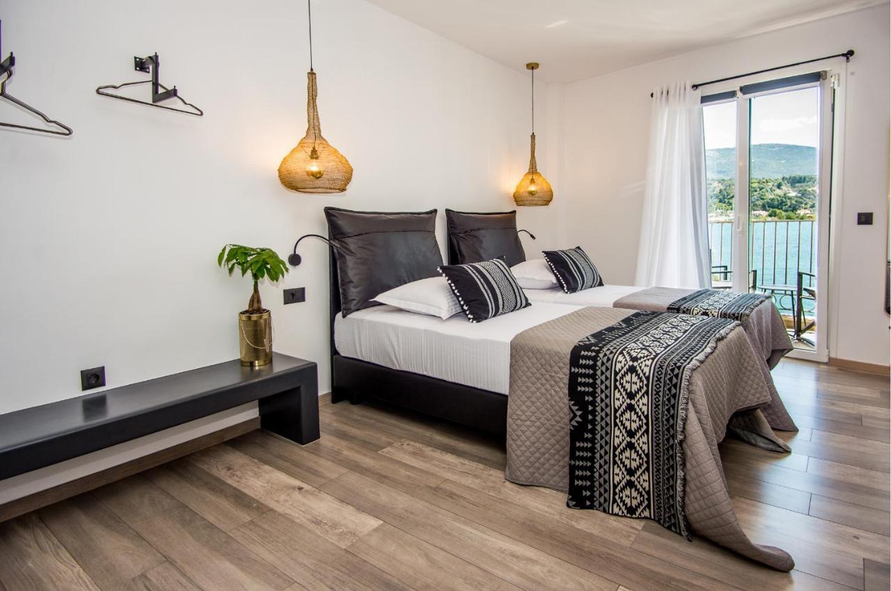 A & B Minimal Suite Ιι With Sea View In Argostoli Luaran gambar