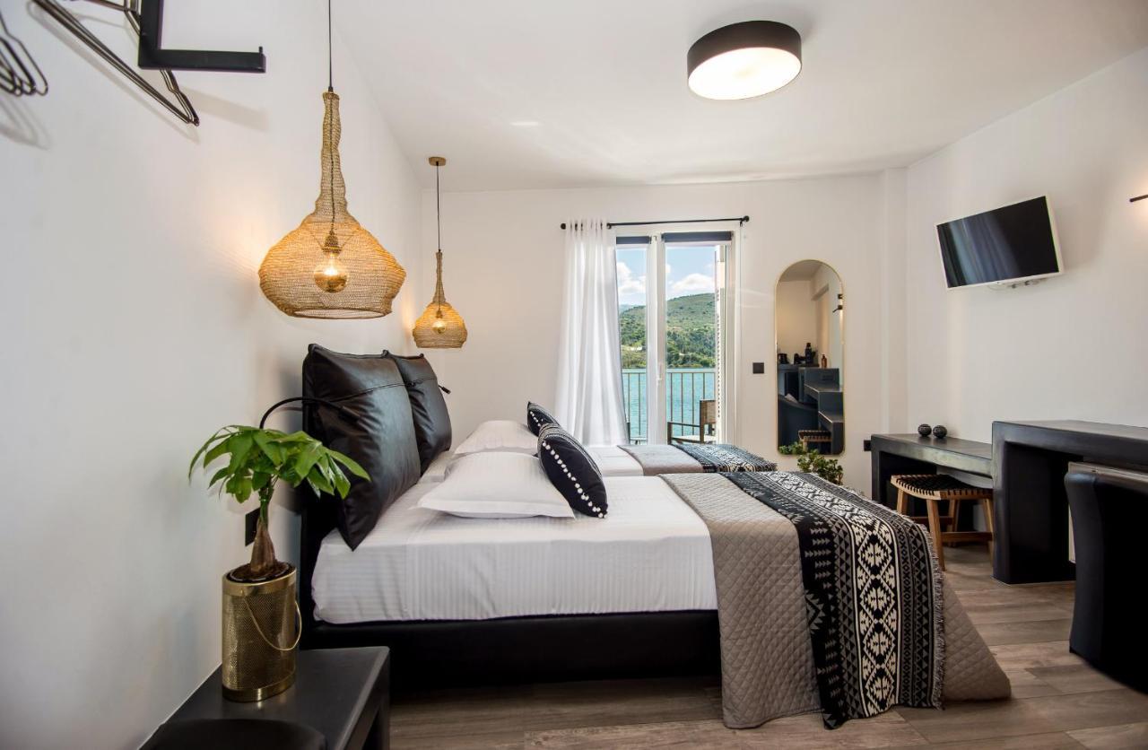 A & B Minimal Suite Ιι With Sea View In Argostoli Luaran gambar