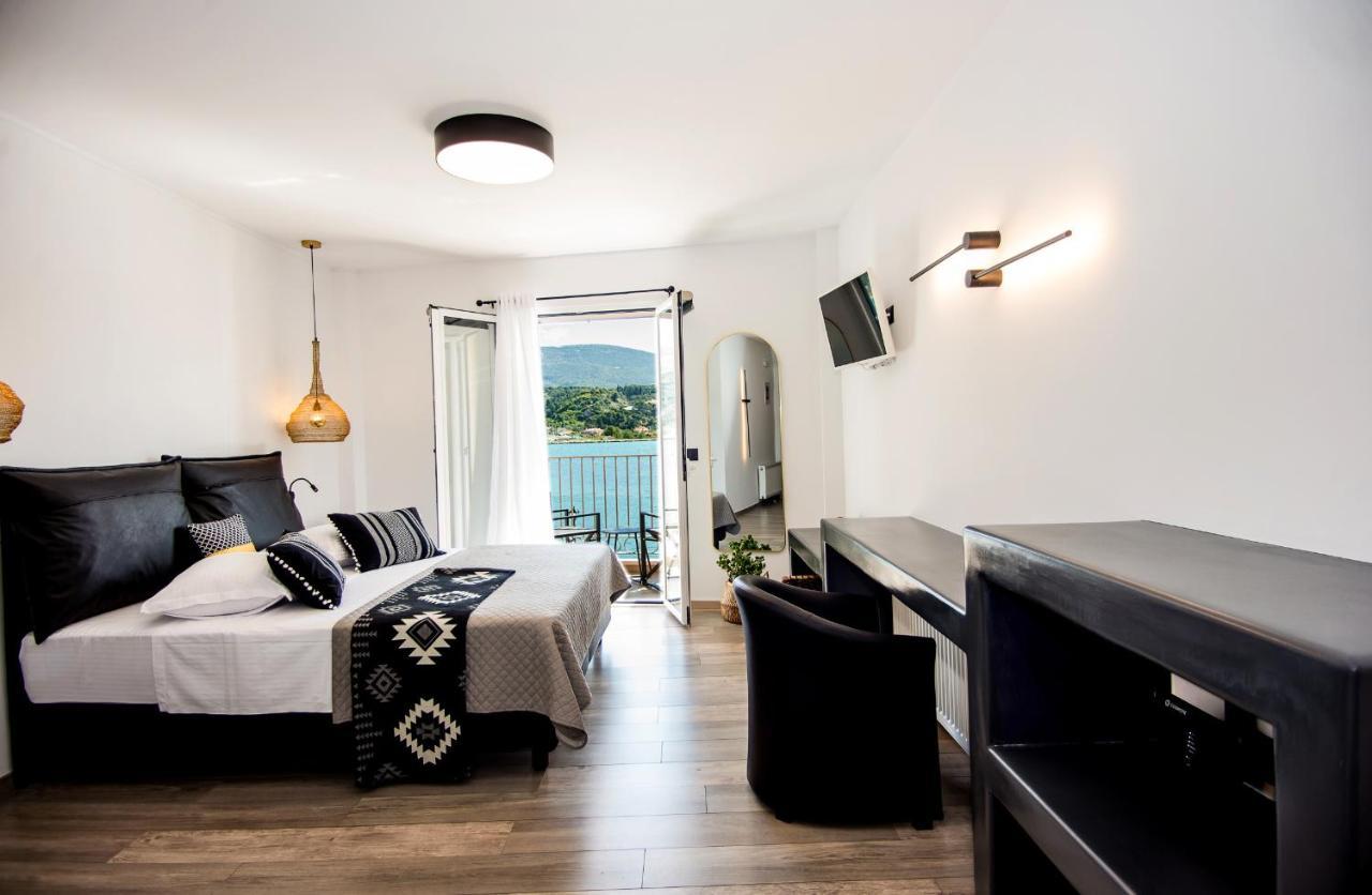 A & B Minimal Suite Ιι With Sea View In Argostoli Luaran gambar