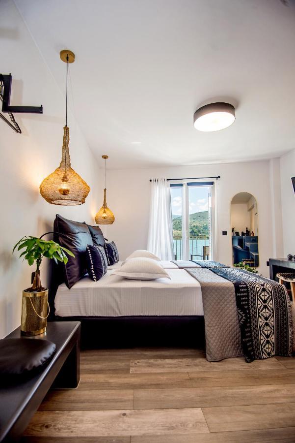 A & B Minimal Suite Ιι With Sea View In Argostoli Luaran gambar