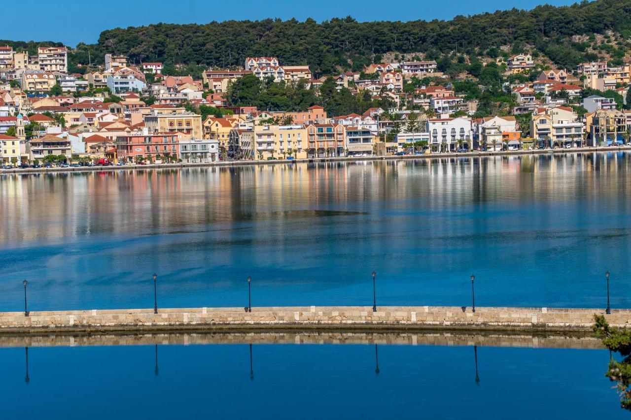 A & B Minimal Suite Ιι With Sea View In Argostoli Luaran gambar